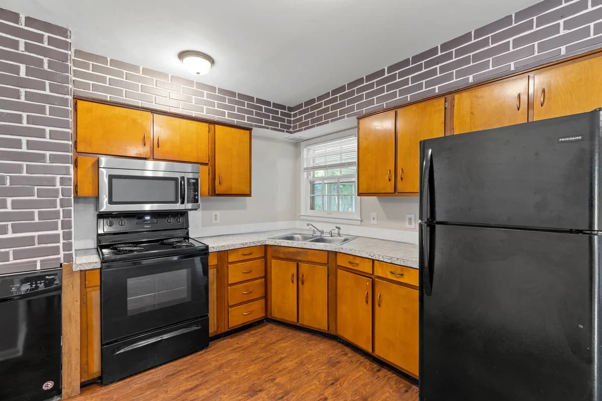 Lexington apartments for rent - Property image - 3560 Lansdowne Drive - 2