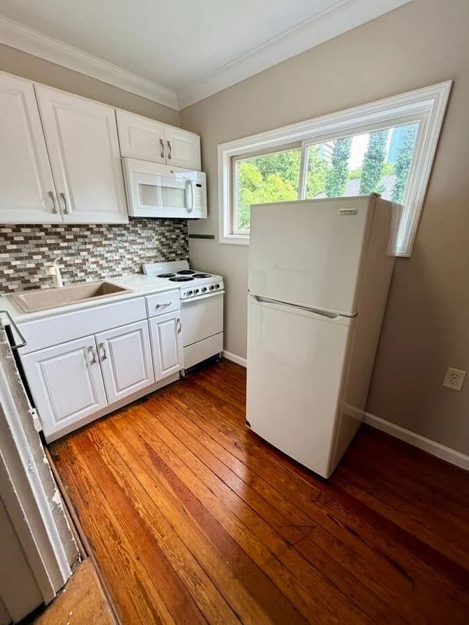 Lexington apartments for rent - Property image - 365 South Upper Street - 3