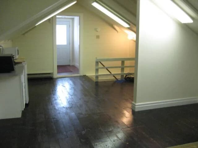 Lexington apartments for rent - Property image - 860 South Broadway - 3