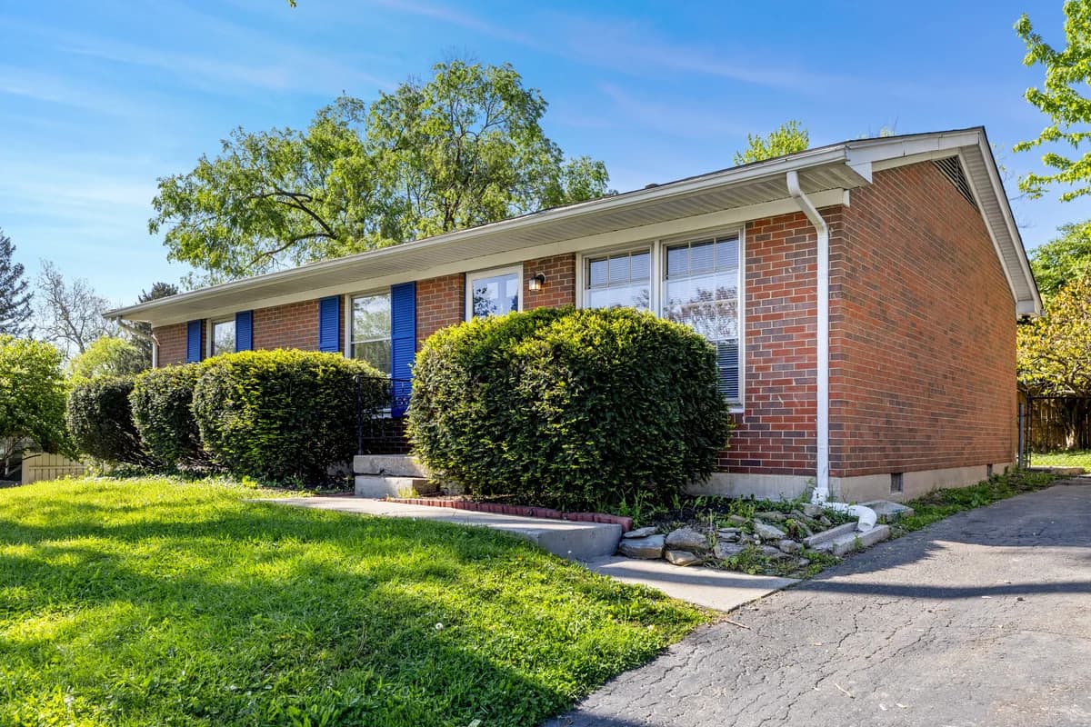 Lexington apartments for rent - Property image - 1138 Gainesway Drive - 1