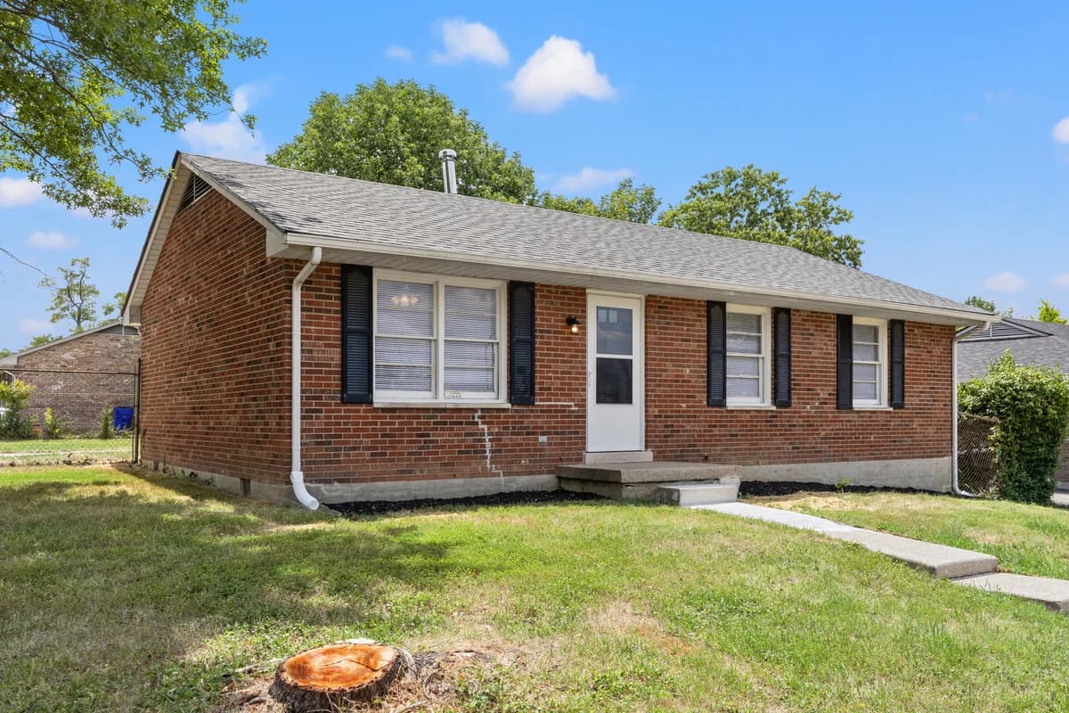 Lexington apartments for rent - Property image - 1222 Trent Boulevard - 2