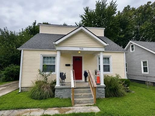 Lexington apartments for rent - Property image - 715 Golfview Drive - 1