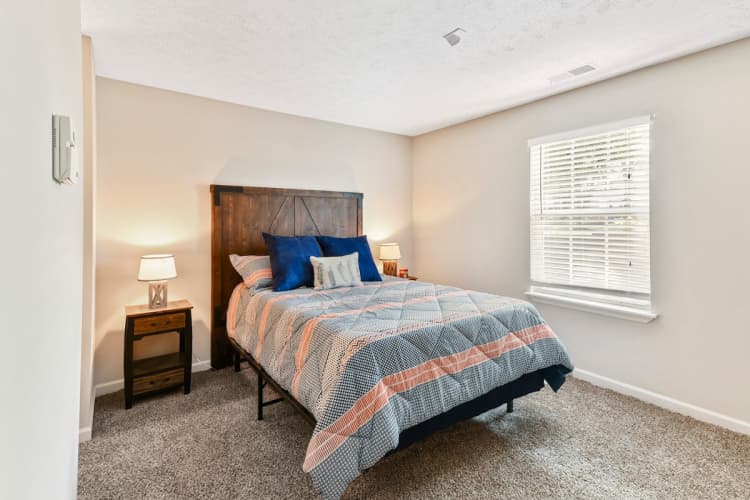 Lexington apartments for rent - image - Patchen Oaks Apartments - Large Bedrooms