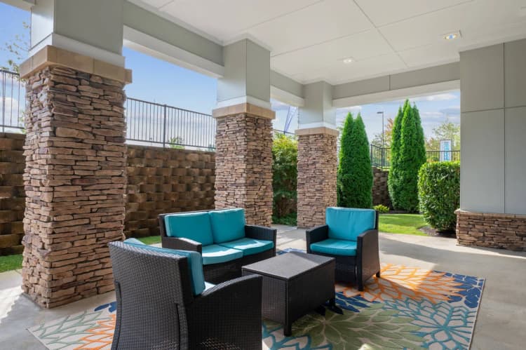 Lexington apartments for rent - image - Outdoor Communal Area