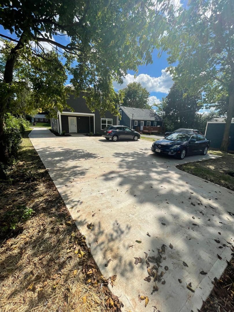 Lexington apartments for rent - Property image - 1570 Bluebird Ln - 2