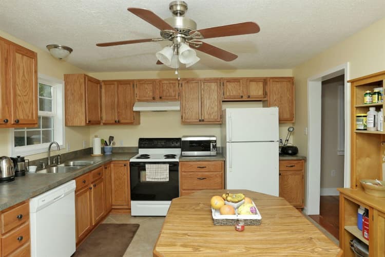 undefined apartments for rent - image - large (2).jpg