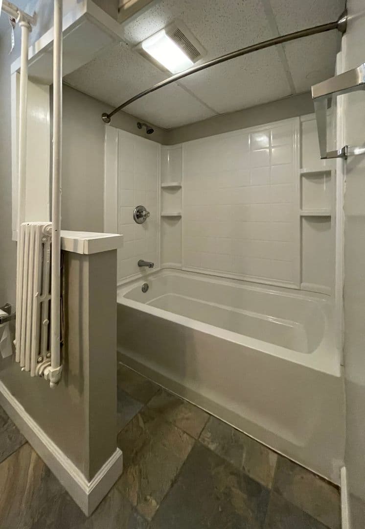 Lexington apartments for rent - image - large (8).jpg