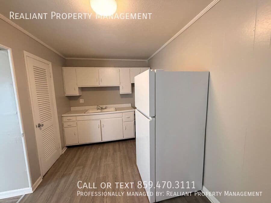 Lexington apartments for rent - Property image - 1708 Jennifer Road - 3