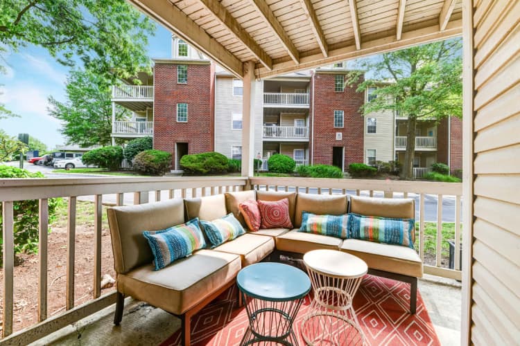 Lexington apartments for rent - image - Patchen Oaks Apartments - Large Patios and Balconies