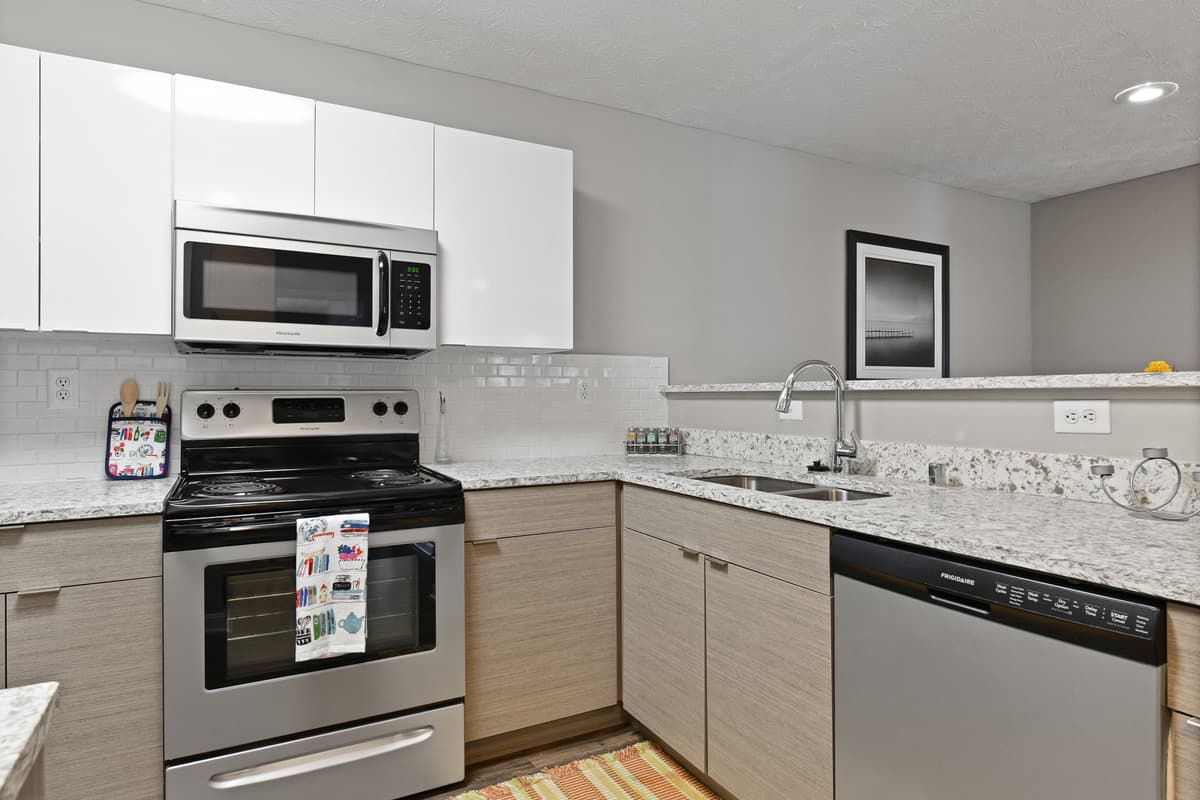 Lexington apartments for rent - image - Patchen Oaks Apartments - Updated Kitchens with Stainless Steel Appliances