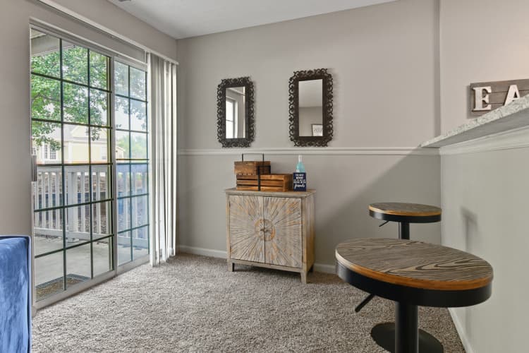 Lexington apartments for rent - image - Patchen Oaks Apartments - Large Patios and Balconies