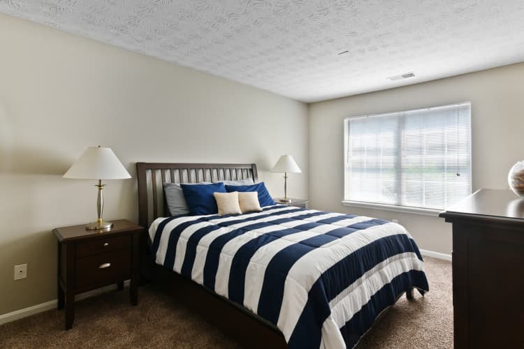 Lexington apartments for rent - image - Patchen Oaks Apartments - Large Bedrooms