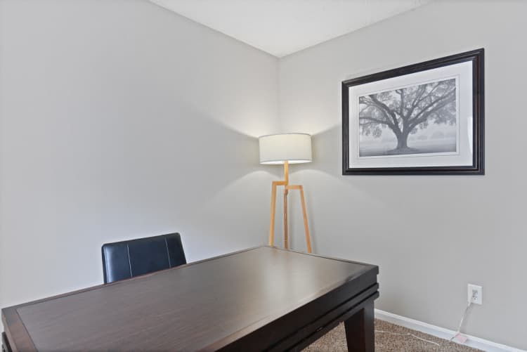 Lexington apartments for rent - image - Patchen Oaks Apartments - Large Bedrooms