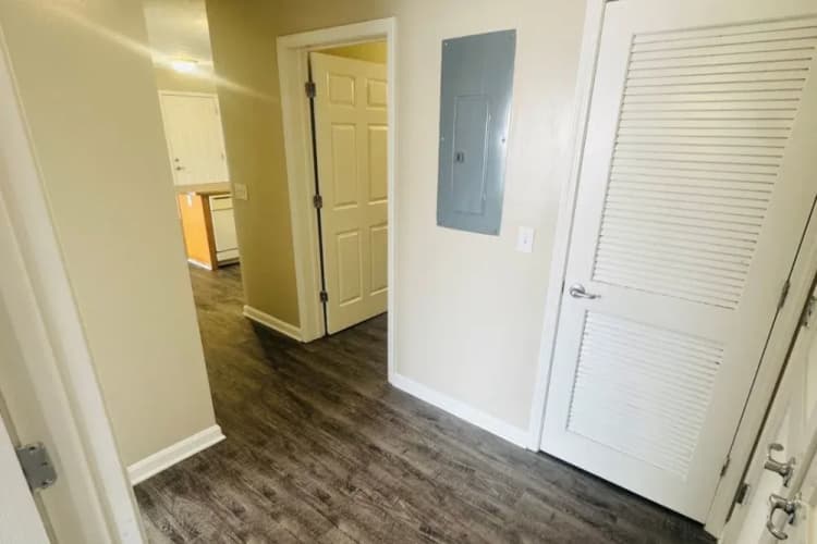 Lexington apartments for rent - image - imgi_5_IMG_8286_yjsjum_ugpe3p.webp