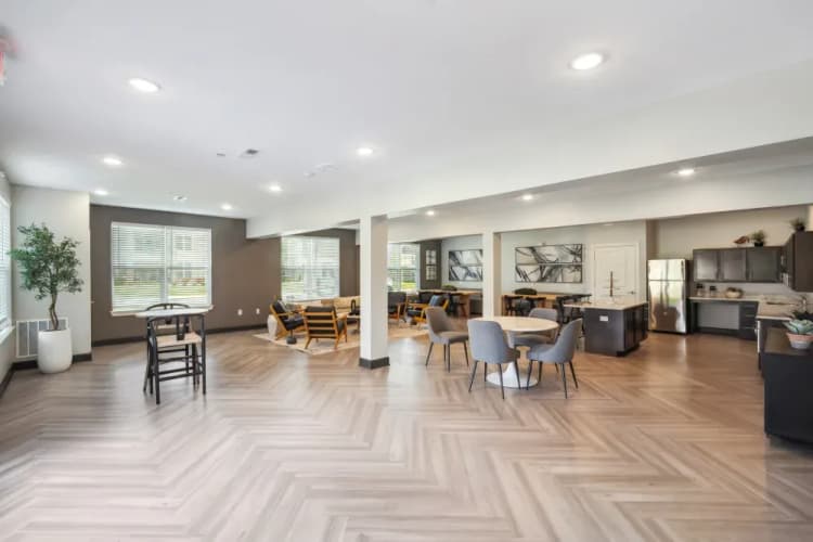 Lexington apartments for rent - image - imgi_43_750_Ward_Dr_20231003_012_pxnb1v_tvy9jd.webp