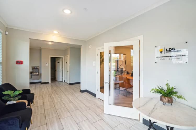 Lexington apartments for rent - image - imgi_33_750_Ward_Dr_20231003_007_iq9kbv_upork8.webp