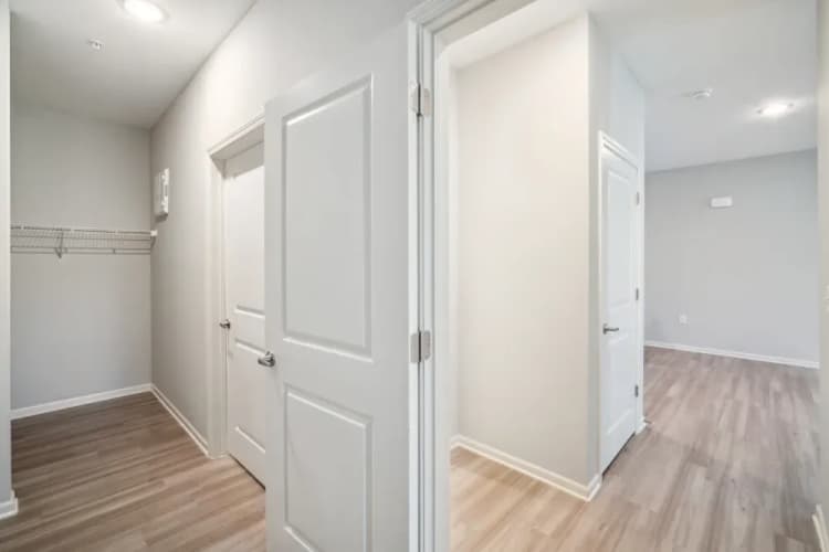 Lexington apartments for rent - image - imgi_18_750_Ward_Dr_20231003_047_hdzo2a_t5fj52.webp