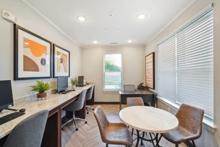Lexington apartments for rent - image - imgi_42_750_Ward_Dr_20231003_005_mz0aed_ss8e5v.webp