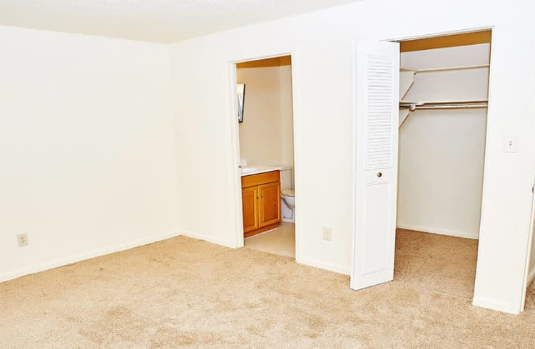Lexington apartments for rent - image - closet and on-suite bathroom_web.jpg