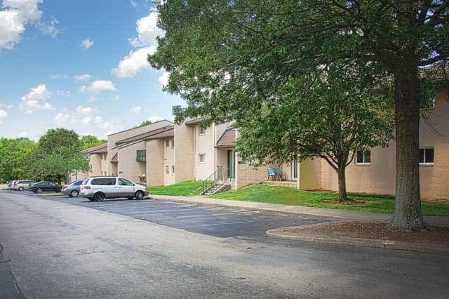 Lexington apartments for rent - image - building-and-parking-6.jpg