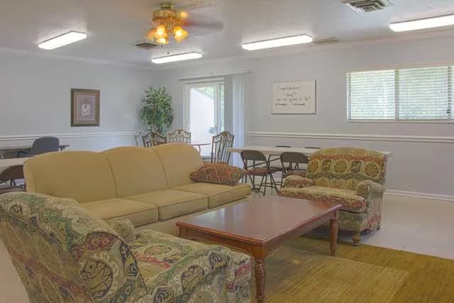 Lexington apartments for rent - image - community-room.webp