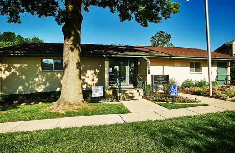 Lexington apartments for rent - image - leasing office_web.webp