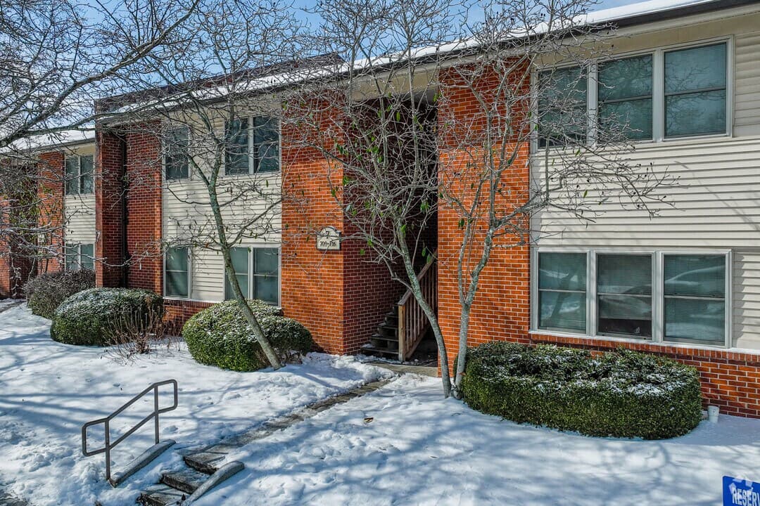 Lexington apartments for rent - image - walnut-hill-apartments-lexington-ky-building-photo (12).jpg