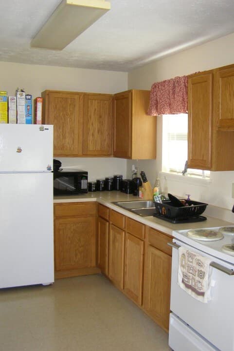 Lexington apartments for rent - image - walnut-hill-apartments-lexington-ky-building-photo (5).jpg