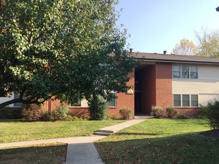 Lexington apartments for rent - image - walnut-hill-apartments-lexington-ky-primary-photo.jpg