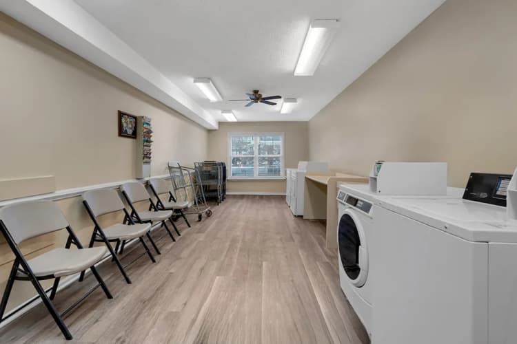 Lexington apartments for rent - image - laundry-facility-briarwood-apartments-lexington.webp
