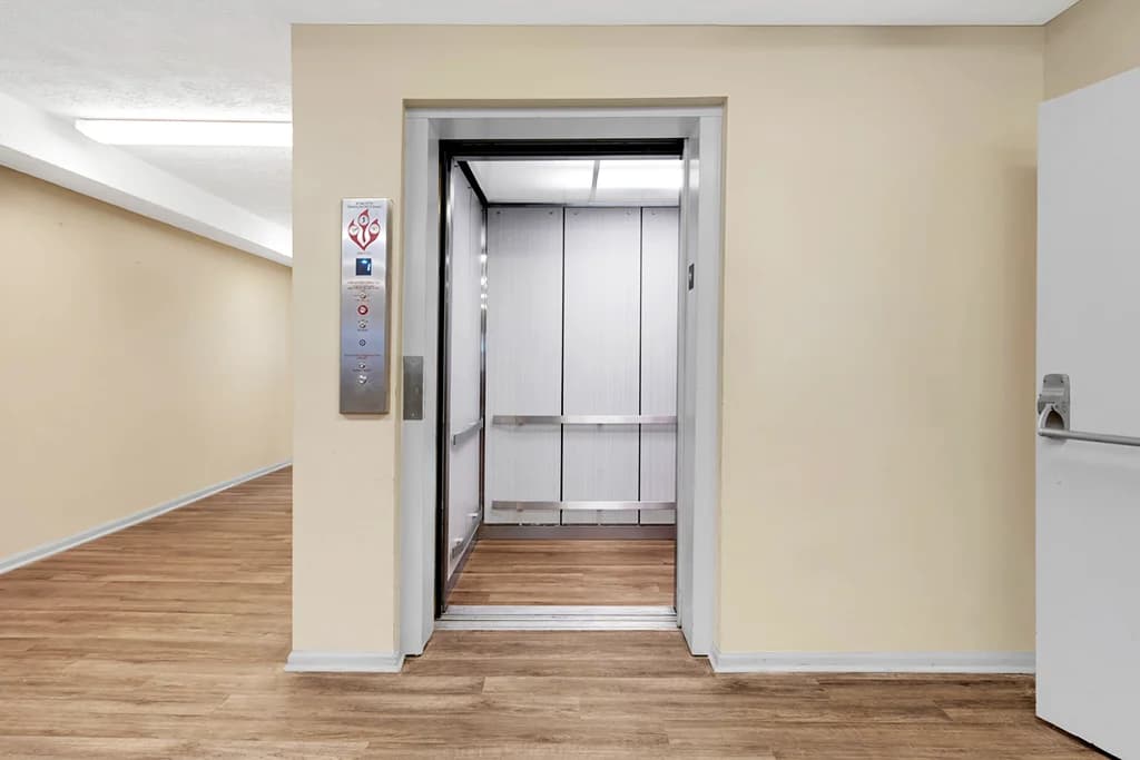 Lexington apartments for rent - image - elevator-briarwood-apartments-lexington.webp