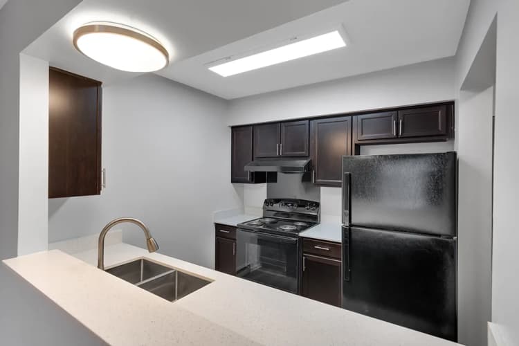 Lexington apartments for rent - image - kitchen-1bedroom-1bathroom-briarwood-apartments-lexington.webp