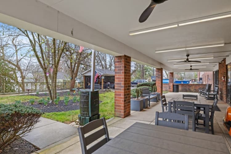 Lexington apartments for rent - image - Christian-Towers-4.jpg