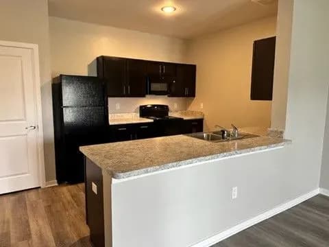 Lexington apartments for rent - image - imgi_12_Picture11-800h.webp