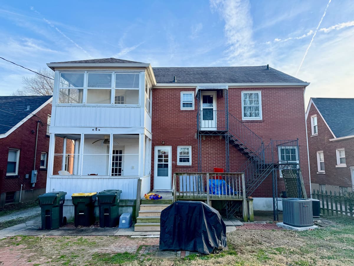Lexington apartments for rent - Property image - 2211 Tyler Ln - 3