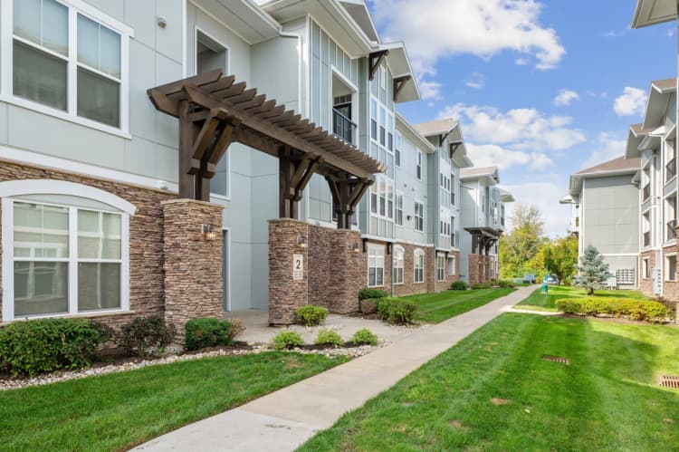 Lexington apartments for rent - image - Apartment Exterior