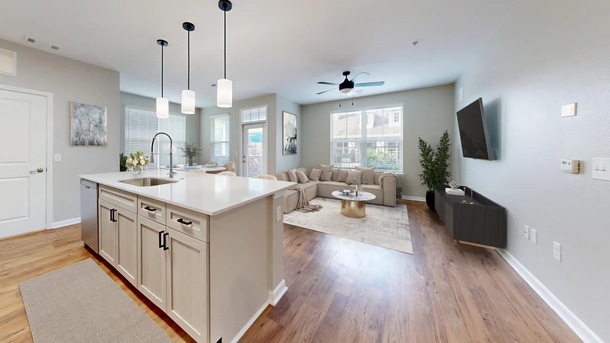 Lexington apartments for rent - Property image - The Retreat at Hamburg Place Apartments - 3