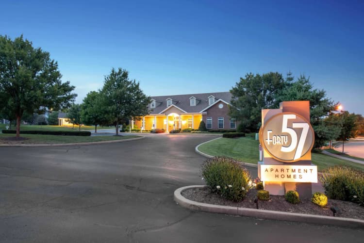 Lexington apartments for rent - image - From sunrise strolls to sunset socials—this is home