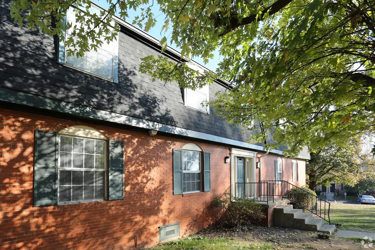Lexington apartments for rent - image - yardi_image_1789454793245_15_15409907
