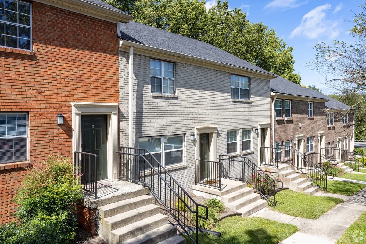 Lexington apartments for rent - Property image - Huntley Ridge East - 3