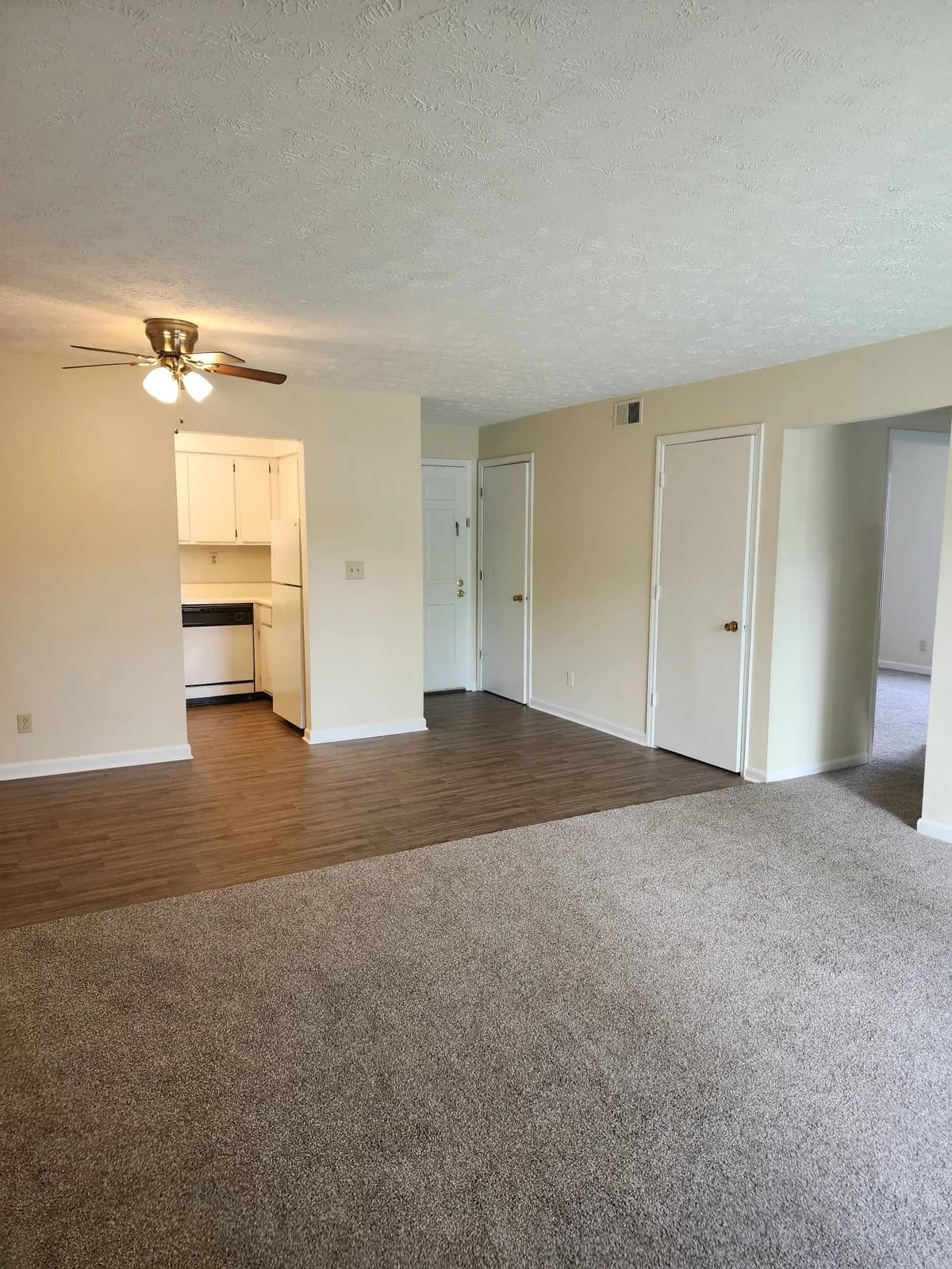 Lexington apartments for rent - image - yardi_image_1789454793245_43_18200283