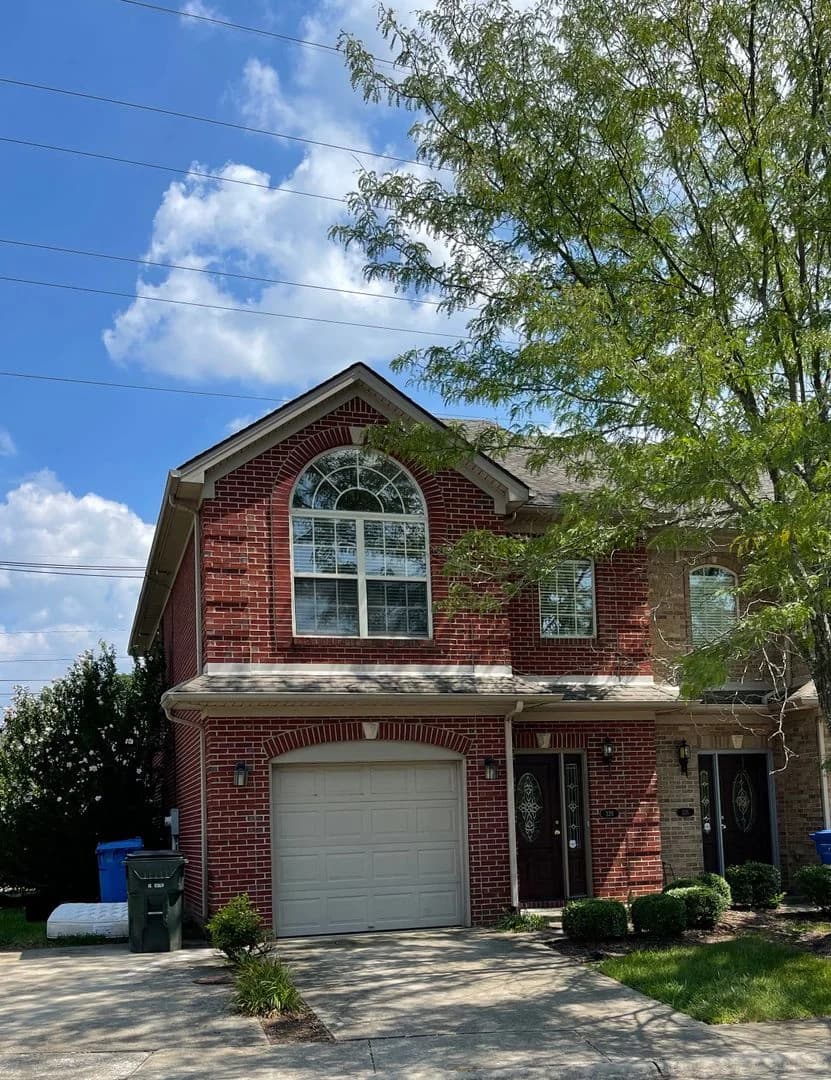 Lexington apartments for rent - Property image - 328 Broadleaf Lane - 1