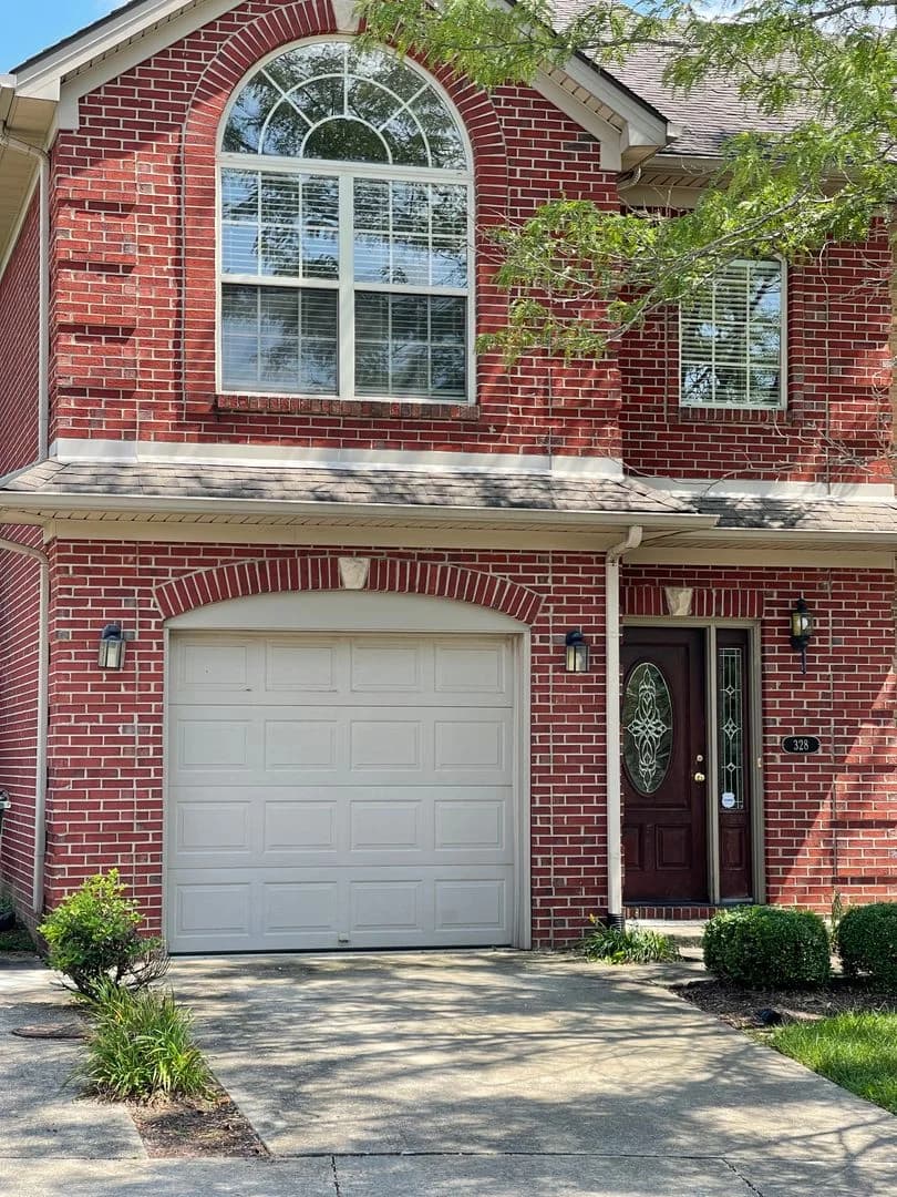 Lexington apartments for rent - Property image - 328 Broadleaf Lane - 2