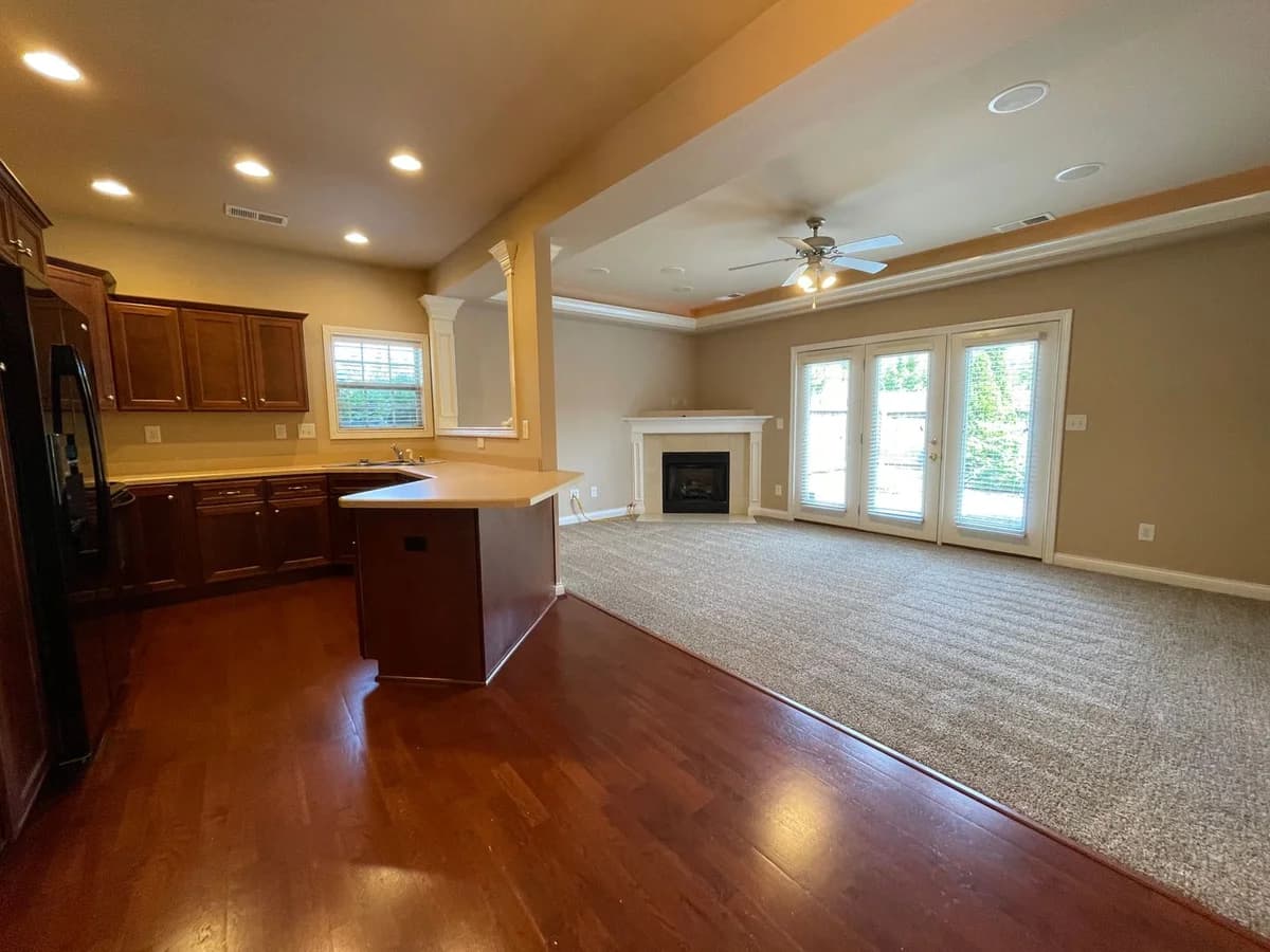Lexington apartments for rent - Property image - 328 Broadleaf Lane - 3