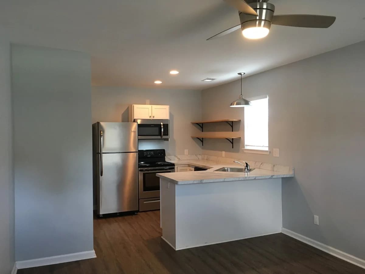 Lexington apartments for rent - Property image - 916 N. Limestone St. - 2
