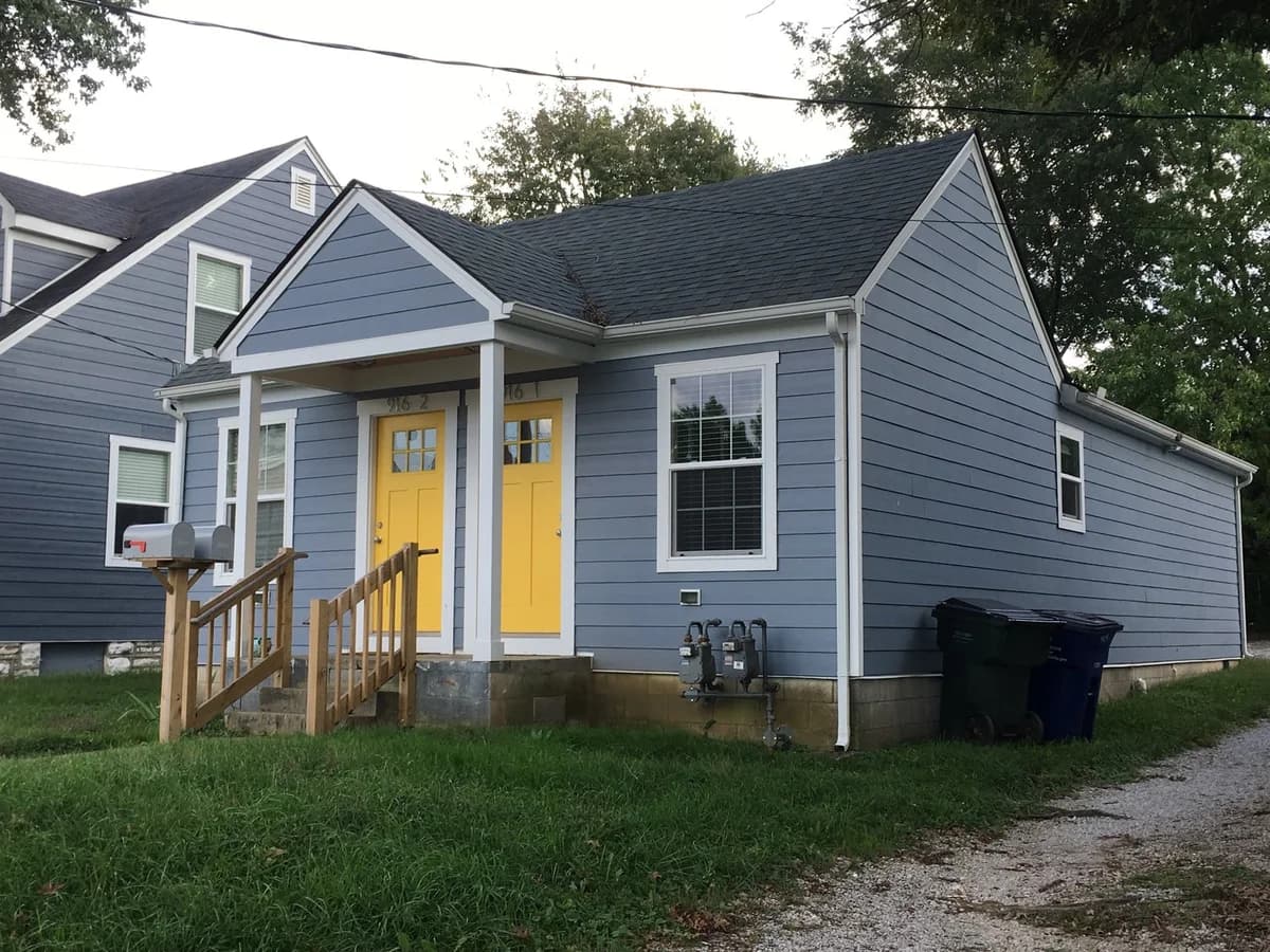 Lexington apartments for rent - Property image - 916 N. Limestone St. - 1