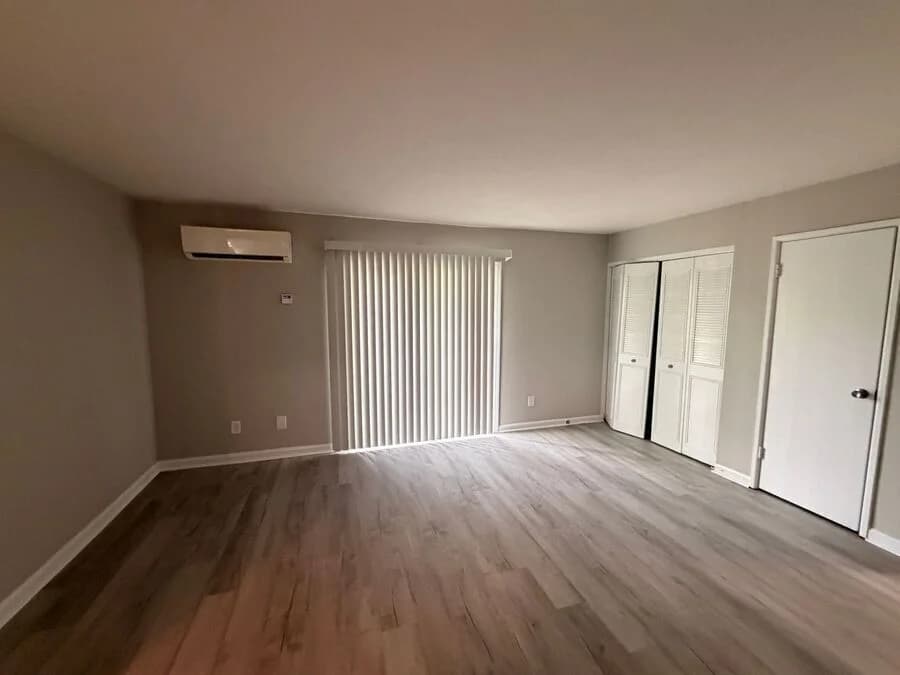 Lexington apartments for rent - Property image - 2066 Fairmont Court - - 1