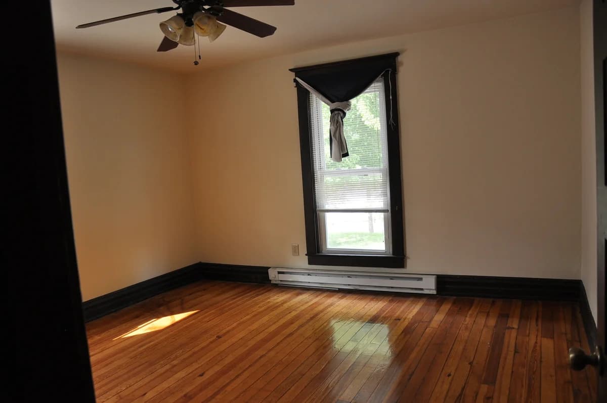 Lexington apartments for rent - Property image - 308 South Broadway Park - 3
