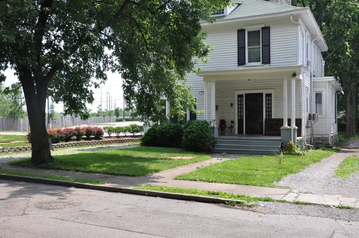 Lexington apartments for rent - Property image - 308 South Broadway Park - 1