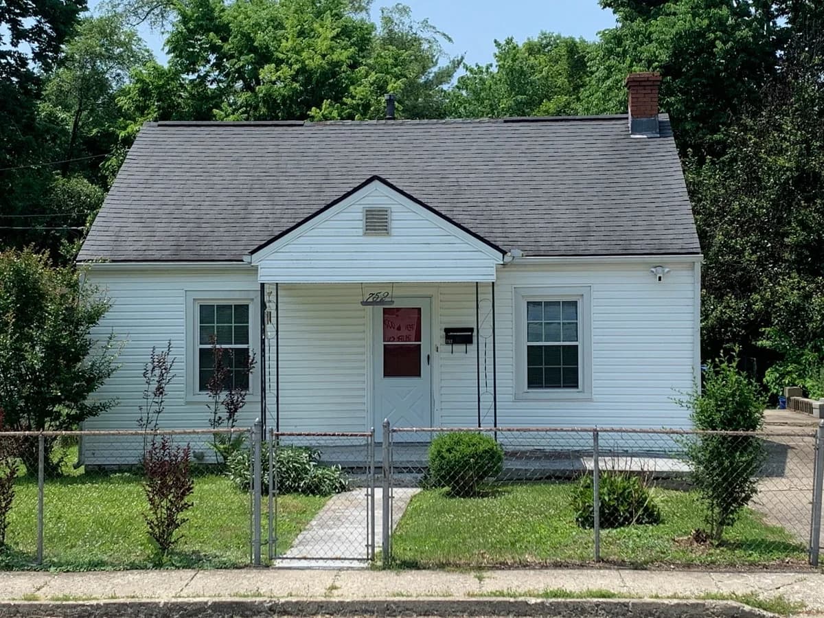Lexington apartments for rent - Property image - 752 Addison Ave - 1
